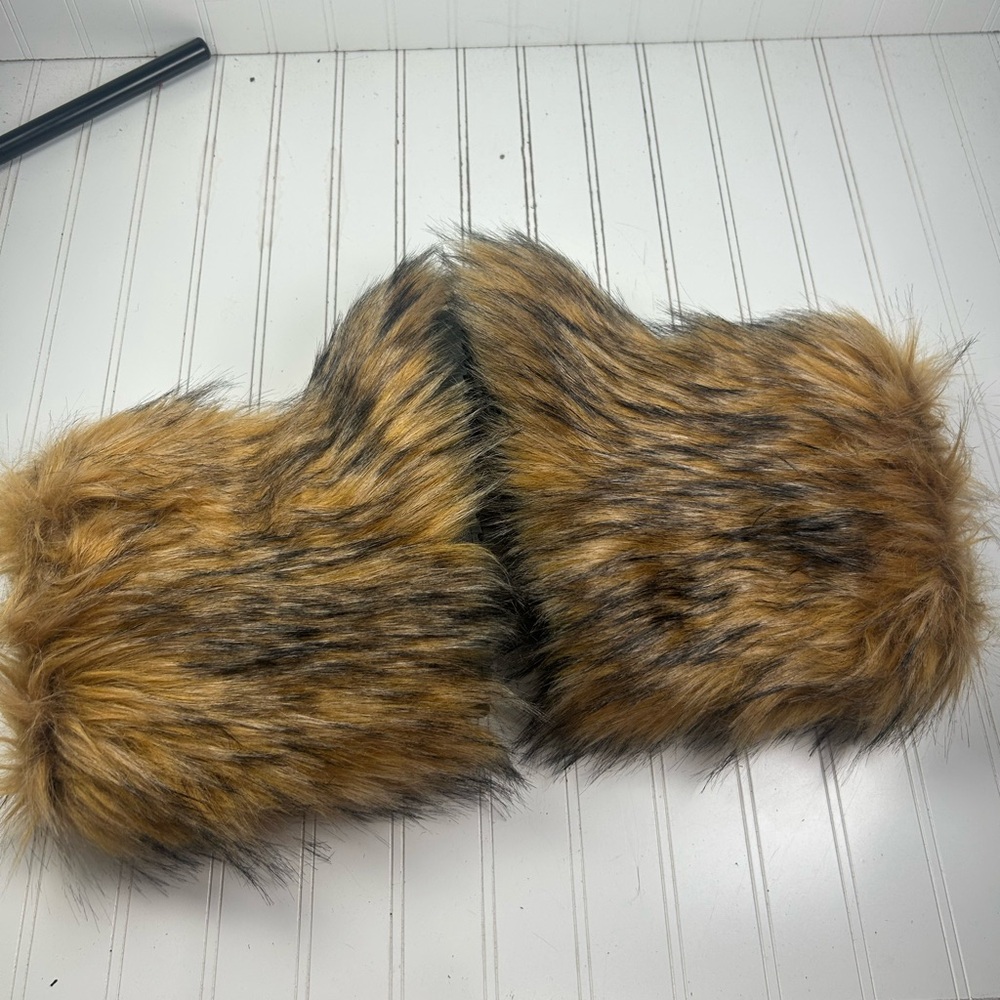 Funcos Faux Fur Mid Calf Furry Winter Boots Womenโs Size 9-9.5 - Picture 6 of 8